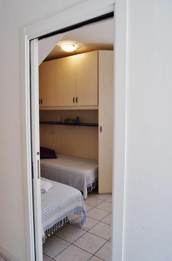 Appartamenti Villa Paola-Pochi Passi Dal Mare-Zona Piazza Aurora-לידו די ג'סולו מראה חיצוני תמונה